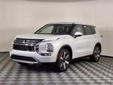 New 2025 Mitsubishi Outlander SE image 3