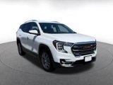 Used 2024 GMC Terrain SLT image 3