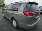 Used 2022 Chrysler Pacifica Touring-L image 6