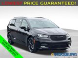 New 2026 Chrysler Pacifica Limited w/ Uconnect Theater Family Group image 1