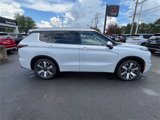 New 2025 Mitsubishi Outlander SEL image 2