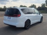 New 2026 Chrysler Pacifica Select image 3
