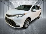 Used 2025 Toyota Sienna LE image 4
