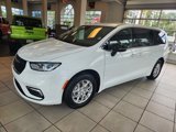 New 2025 Chrysler Pacifica Select image 2