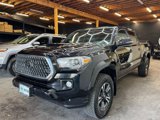 Used 2019 Toyota Tacoma TRD Sport image 3