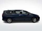 New 2025 Chrysler Pacifica Select image 2