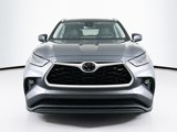Used 2024 Toyota Highlander XLE image 2