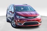 Used 2018 Chrysler Pacifica Limited image 2