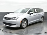 Used 2022 Chrysler Voyager LX image 2