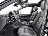 Certified 2024 Porsche Macan image 6