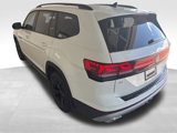 New 2025 Volkswagen Atlas Peak Edition SE image 3