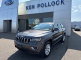 Used 2021 Jeep Grand Cherokee Laredo image 2
