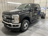 New 2025 Ford F350 4x4 Crew Cab DRW Super Duty image 3