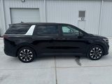 Used 2024 Kia Carnival EX image 4