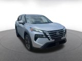 Used 2024 Nissan Rogue SV image 3