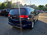 Used 2019 Chrysler Pacifica Touring-L image 5
