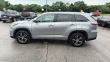 Used 2016 Toyota Highlander XLE image 2