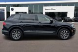 Used 2020 Volkswagen Tiguan SE w/ Panoramic Sunroof Package image 3