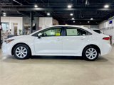 Used 2022 Toyota Corolla LE image 2