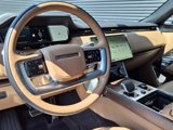 Used 2023 Land Rover Range Rover Long Wheelbase SE image 4