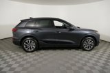 Used 2025 Audi Q6 e-tron Premium w/ Convenience Package image 2