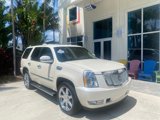 Used 2013 Cadillac Escalade Luxury image 2