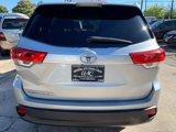 Used 2019 Toyota Highlander LE image 5