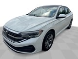 Certified 2023 Volkswagen Jetta SE image 4