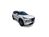 Used 2022 Nissan Rogue Platinum image 2