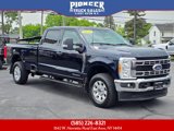 Used 2023 Ford F250 4x4 Crew Cab Super Duty image 3