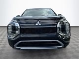 New 2025 Mitsubishi Outlander SE image 2
