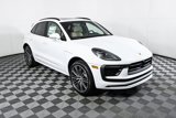 Used 2025 Porsche Macan image 3