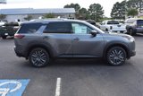 New 2025 Nissan Pathfinder SL image 4