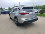 Used 2023 Toyota Highlander XLE image 5