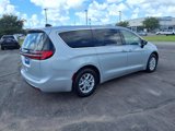New 2026 Chrysler Pacifica Select image 3