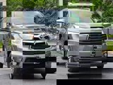 Used 2016 Toyota Highlander XLE image 2