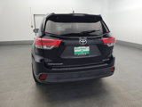 Used 2017 Toyota Highlander XLE image 6