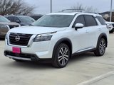 New 2025 Nissan Pathfinder Platinum image 2
