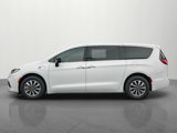 New 2025 Chrysler Pacifica Select image 3