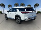 New 2025 Nissan Pathfinder Platinum image 4