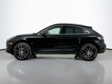 Certified 2024 Porsche Macan image 2