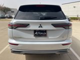 New 2025 Mitsubishi Outlander SE image 2