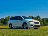 New 2026 Chrysler Pacifica Select image 2