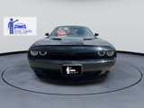 Used 2019 Dodge Challenger SXT image 2
