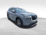 New 2025 Nissan Pathfinder Platinum image 2