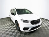 New 2025 Chrysler Pacifica Limited image 2
