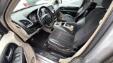 Used 2016 Chrysler Town & Country Limited image 5