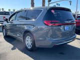 New 2025 Chrysler Pacifica Select image 3