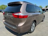 Used 2018 Toyota Sienna XLE image 5