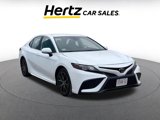 Used 2024 Toyota Camry SE image 3